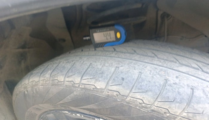 2019 Maruti Vitara Brezza ZDI, Diesel, Manual, 1,91,120 km, tyre