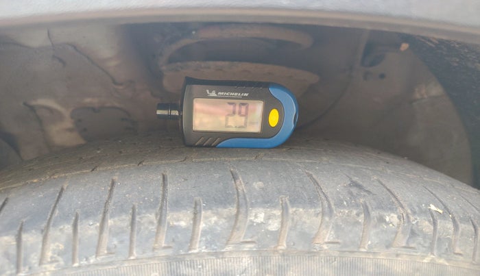 2016 Hyundai Creta SX 1.6 DIESEL, Diesel, Manual, 1,69,712 km, tyre