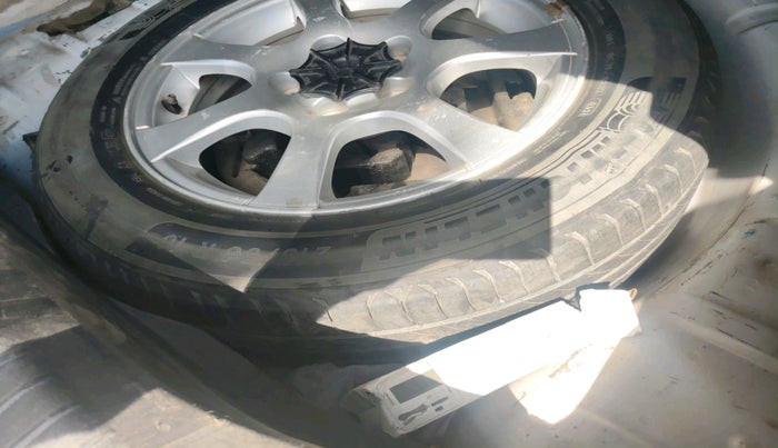 2012 Chevrolet Cruze LTZ AT, Diesel, Automatic, 1,92,848 km, tyre