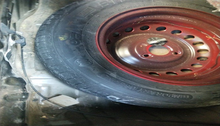 2021 Renault Kwid RXT 1.0 (O), Petrol, Manual, 23,881 km, tyre