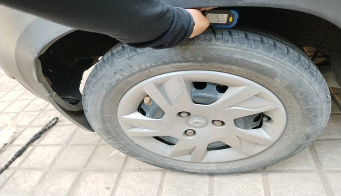 2021 Renault Kwid RXT 1.0 (O), Petrol, Manual, 23,881 km, tyre