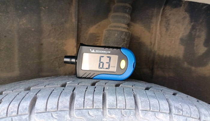 2016 Renault Kwid RXT 0.8 (O), Petrol, Manual, 75,187 km, tyre