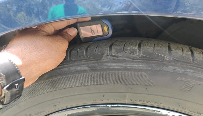 2011 BMW 3 Series 320 D CORPORATE EDITION, Diesel, Automatic, 1,23,490 km, tyre