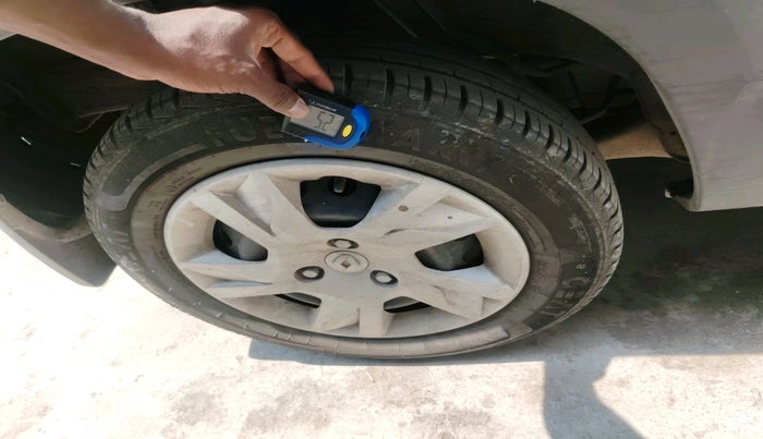 2025 Renault Kwid RXL(O) 1.0L AMT, Petrol, Automatic, 26,777 km, tyre