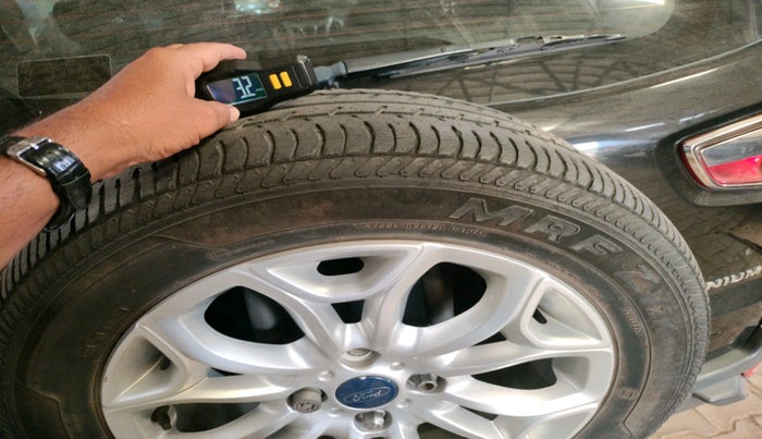 2015 Ford Ecosport TREND 1.5L DIESEL, Diesel, Manual, 1,20,222 km, tyre