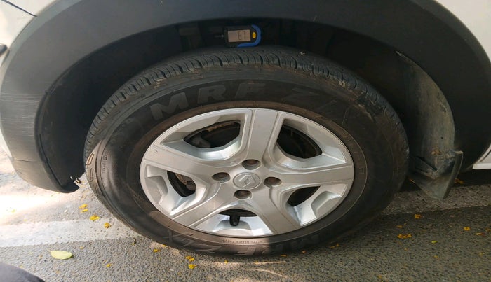 2019 Renault TRIBER RXZ, Petrol, Manual, 1,70,911 km, tyre