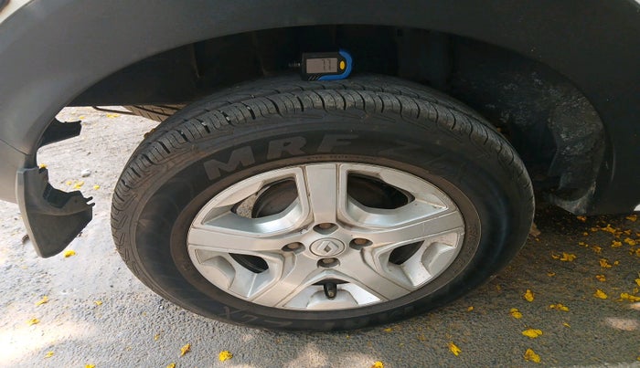 2019 Renault TRIBER RXZ, Petrol, Manual, 1,70,911 km, tyre