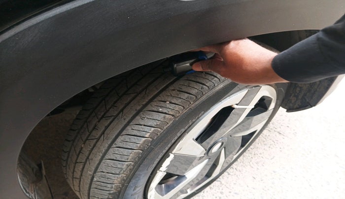 2024 Nissan MAGNITE  XE AMT EZ Shift, Petrol, Automatic, 12,690 km, tyre