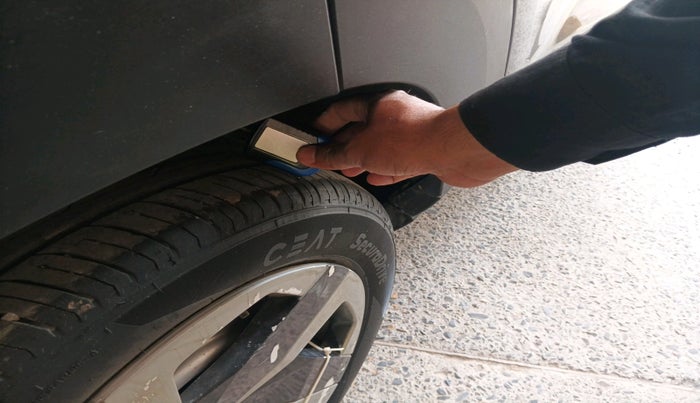 2024 Nissan MAGNITE  XE AMT EZ Shift, Petrol, Automatic, 12,690 km, tyre