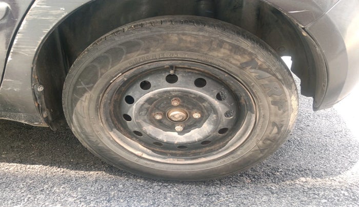 2007 Maruti Swift VXI 1.3, Petrol, Manual, 1,19,146 km, tyre