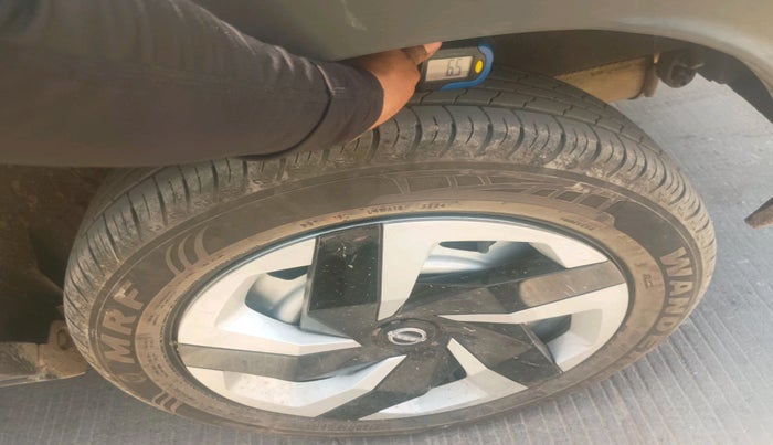 2025 Nissan MAGNITE Visia Plus B4D 1.0 Petrol MT, Petrol, Manual, 6,299 km, tyre