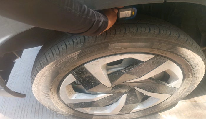 2025 Nissan MAGNITE Visia Plus B4D 1.0 Petrol MT, Petrol, Manual, 6,299 km, tyre