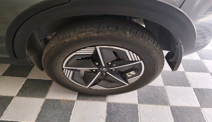 2023 Tata NEXON CREATIVE 1.2 PETROL, Petrol, Manual, 31,503 km, tyre