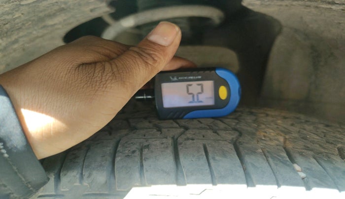 2016 Mahindra XUV500 W8 1.99, Diesel, Manual, 2,41,561 km, tyre