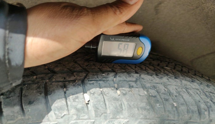 2016 Mahindra XUV500 W8 1.99, Diesel, Manual, 2,41,561 km, tyre