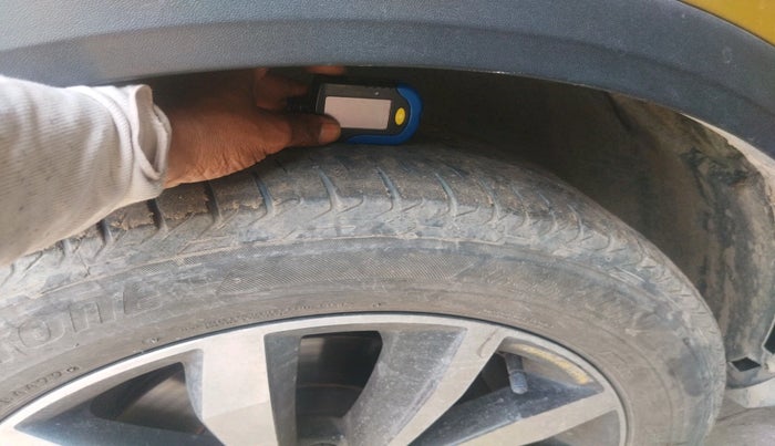 2021 Volkswagen T-ROC 1.5 TSI AT, Petrol, Automatic, 74,682 km, tyre