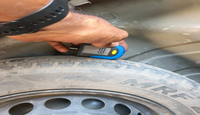 2014 Maruti Alto 800 LXI, Petrol, Manual, 63,538 km, tyre