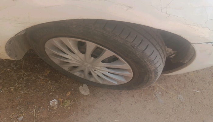 2017 Maruti Ciaz DELTA DIESEL 1.3, Diesel, Manual, 1,32,247 km, tyre