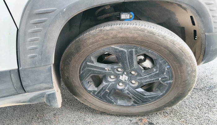 2025 Maruti BREZZA ZXI SMART HYBRID , Petrol, Manual, 5,583 km, tyre