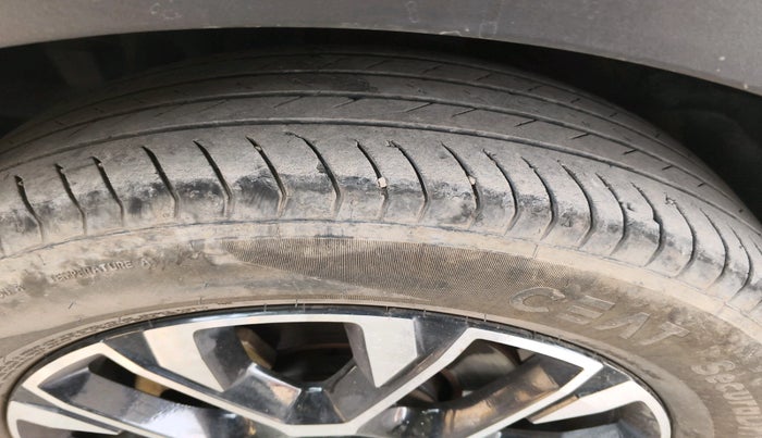 2024 CITROEN Basalt Max 1.2 Turbo Petrol MT Dual Tone, Petrol, Manual, 30,910 km, tyre