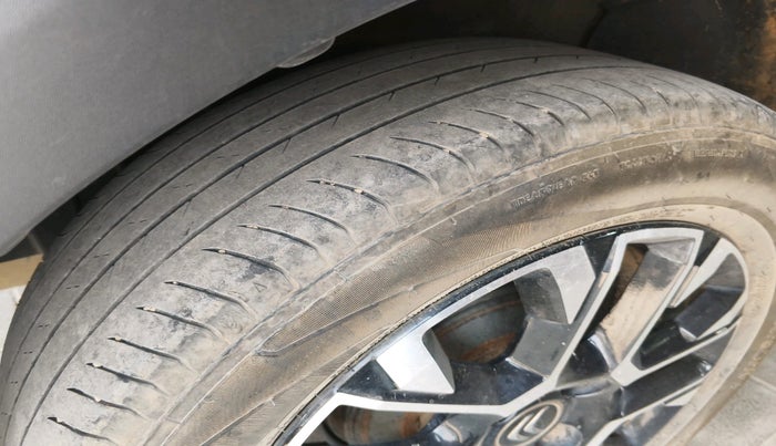 2024 CITROEN Basalt Max 1.2 Turbo Petrol MT Dual Tone, Petrol, Manual, 30,910 km, tyre