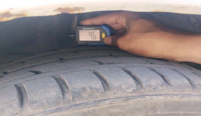 2016 Toyota Etios Liva G, Petrol, Manual, 97,212 km, tyre