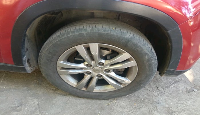 2017 Maruti Vitara Brezza ZDI PLUS DUAL TONE, Diesel, Manual, 68,532 km, tyre