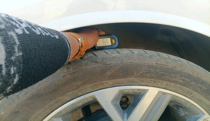 2025 Hyundai Verna SX(O) 1.5 MPI IVT , Petrol, Automatic, 10,823 km, tyre