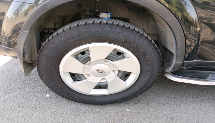 2018 Mahindra XUV500 W7, Diesel, Manual, 90,385 km, tyre