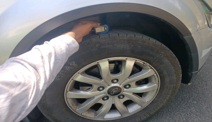 2016 Mahindra XUV500 W10, Diesel, Manual, 1,10,658 km, tyre