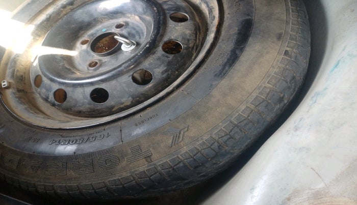 2015 Maruti Swift VDI, Diesel, Manual, 72,117 km, tyre