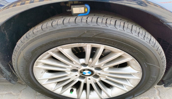 2016 BMW 5 Series 520D LUXURY LINE, Diesel, Automatic, 1,39,086 km, tyre