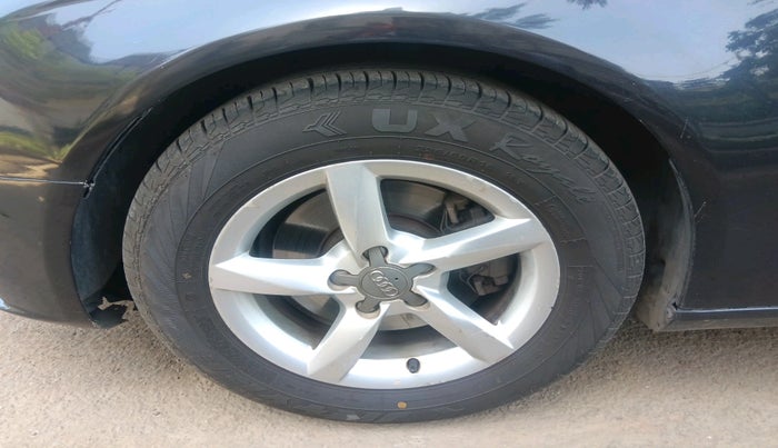 2012 Audi A4 2.0 TDI Multitronic, Diesel, Automatic, 68,095 km, tyre