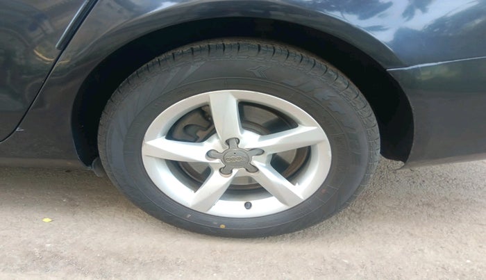 2012 Audi A4 2.0 TDI Multitronic, Diesel, Automatic, 68,095 km, tyre