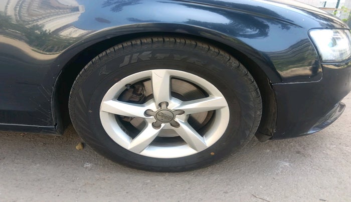 2012 Audi A4 2.0 TDI Multitronic, Diesel, Automatic, 68,095 km, tyre