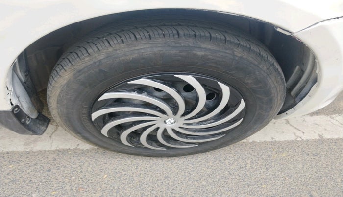 2016 Maruti Swift VXI, Petrol, Manual, 62,317 km, tyre