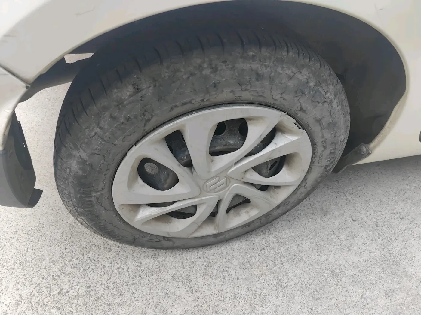 2022 Maruti Celerio ZXI, Petrol, Manual, 52,300 km, tyre