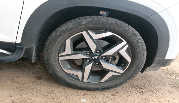 2022 Hyundai ALCAZAR PRESTIGE 1.5 MT 7STR, Diesel, Manual, 94,804 km, tyre