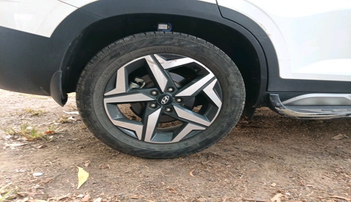 2022 Hyundai ALCAZAR PRESTIGE 1.5 MT 7STR, Diesel, Manual, 94,804 km, tyre