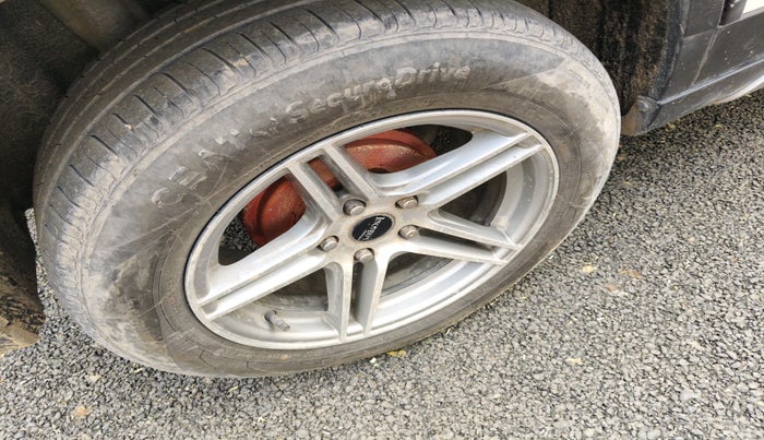 2019 Maruti Vitara Brezza VDI, Diesel, Manual, 1,24,402 km, tyre