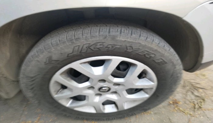 2017 Renault Duster 85 PS RXE DIESEL, Diesel, Manual, 2,02,403 km, tyre