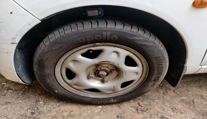 2011 Chevrolet Beat LT PETROL, Petrol, Manual, 38,619 km, tyre