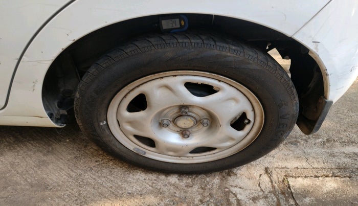 2011 Chevrolet Beat LT PETROL, Petrol, Manual, 38,619 km, tyre