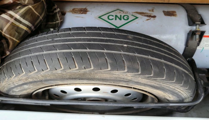 2021 Maruti New Wagon-R LXI CNG 1.0, CNG, Manual, 78,597 km, tyre