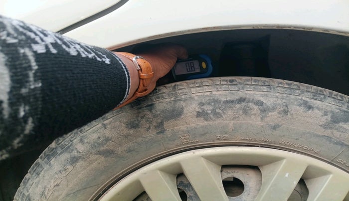 2017 Maruti Dzire VDI, Diesel, Manual, 1,04,172 km, tyre