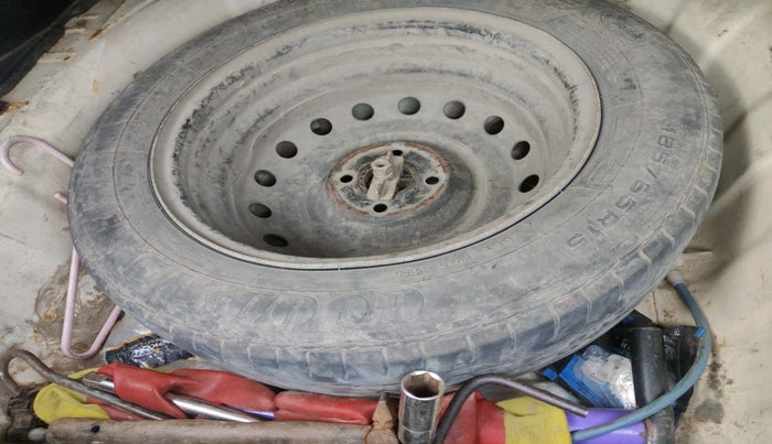 2012 Hyundai Verna FLUIDIC 1.4 CRDI, Diesel, Manual, 1,49,063 km, tyre