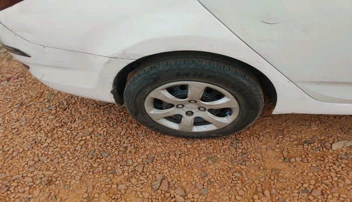 2012 Hyundai Verna FLUIDIC 1.4 CRDI, Diesel, Manual, 1,49,063 km, tyre