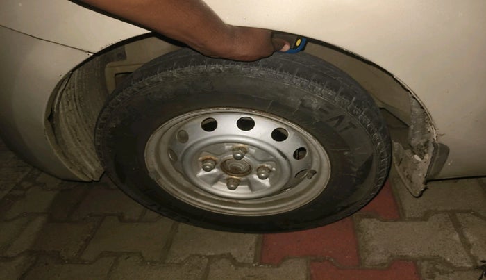 2012 Hyundai Eon ERA +, Petrol, Manual, 34,494 km, tyre