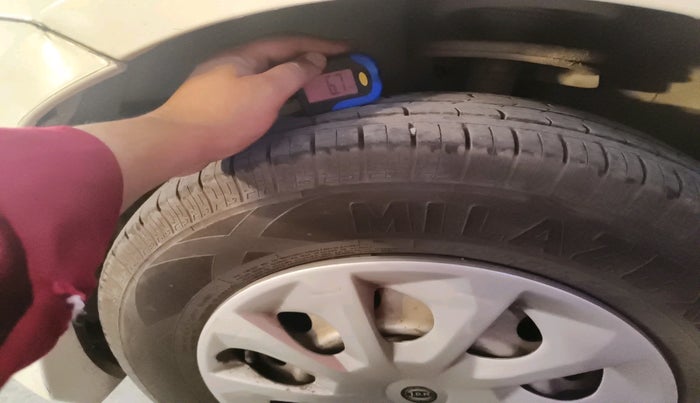 2011 Maruti Swift Dzire VXI, Petrol, Manual, 1,37,840 km, tyre