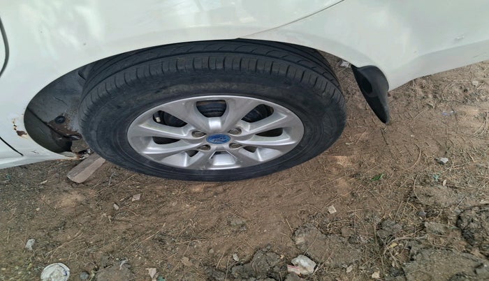 2013 Ford Classic CLXI 1.4 DIESEL, Diesel, Manual, 1,26,122 km, tyre